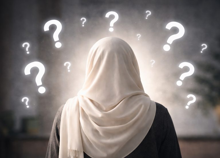 چهره‌ی زن امروز؛ سردرگمی روح زنانه میان سنت و مدرنیته